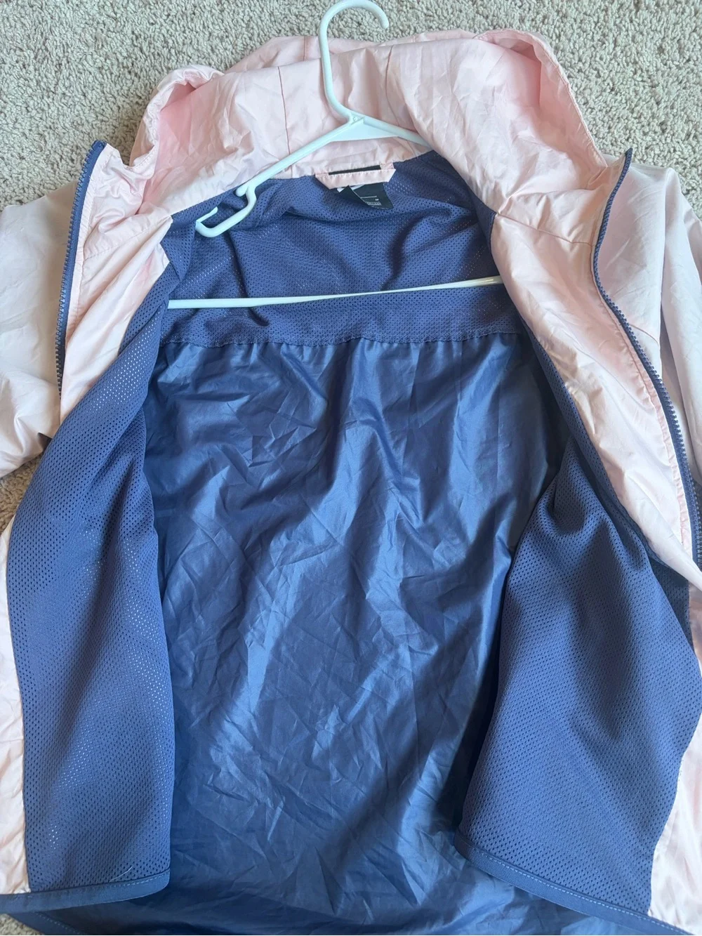 Nike Women’s Light Pink and Light Navy Colorblock Hooded Windbreaker Size M